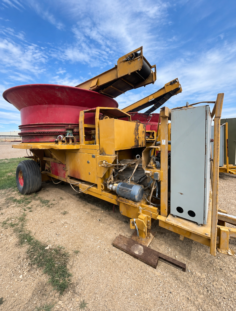 H-1130 HAYBUSTER TUB GRINDER