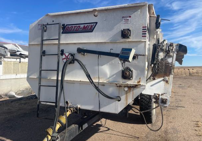 524-15 ROTO-MIX TRAILER